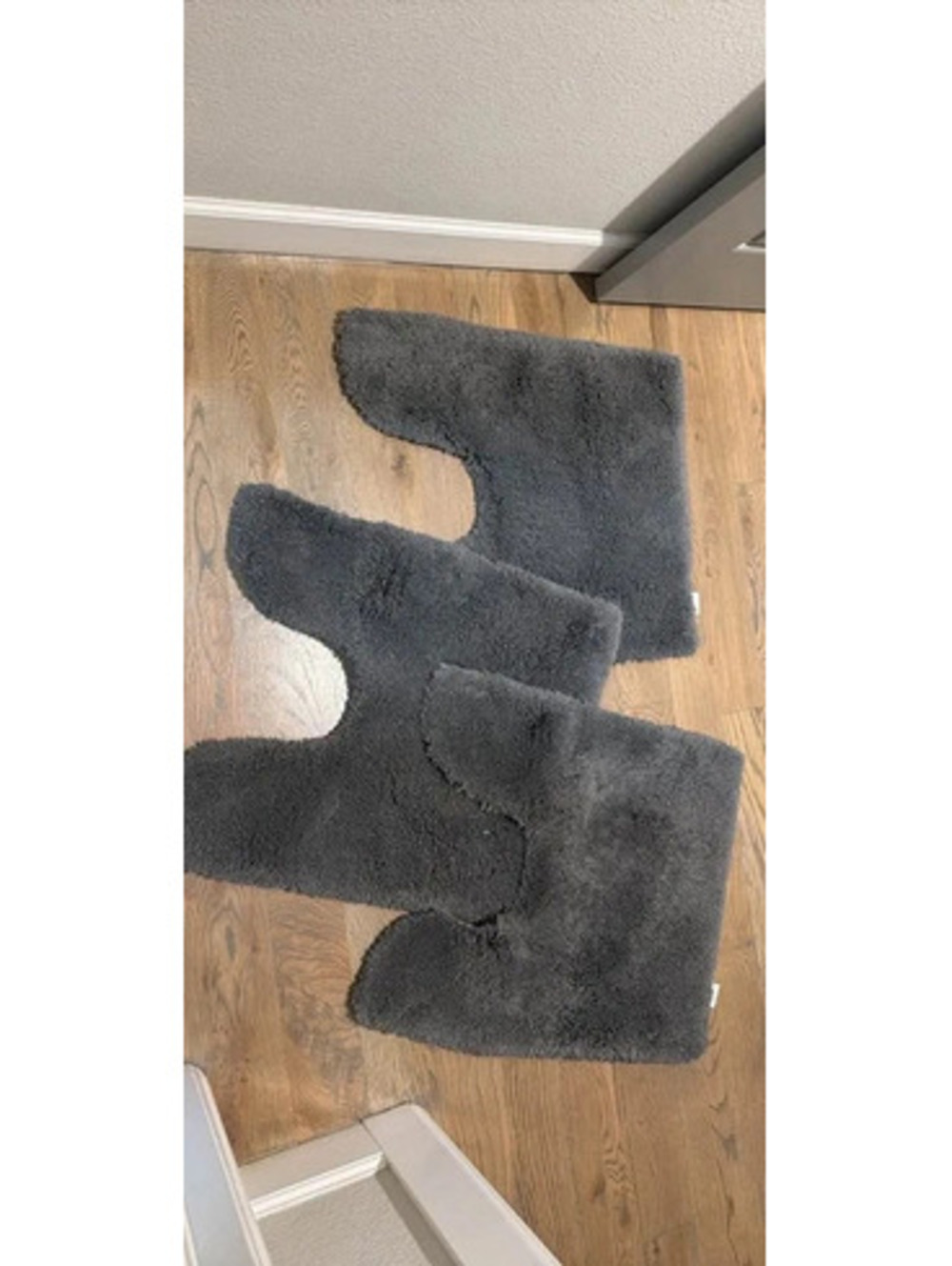 Mohawk Home Tide Pool Grey Bath Rugs (8) and Toilet Rugs (3)